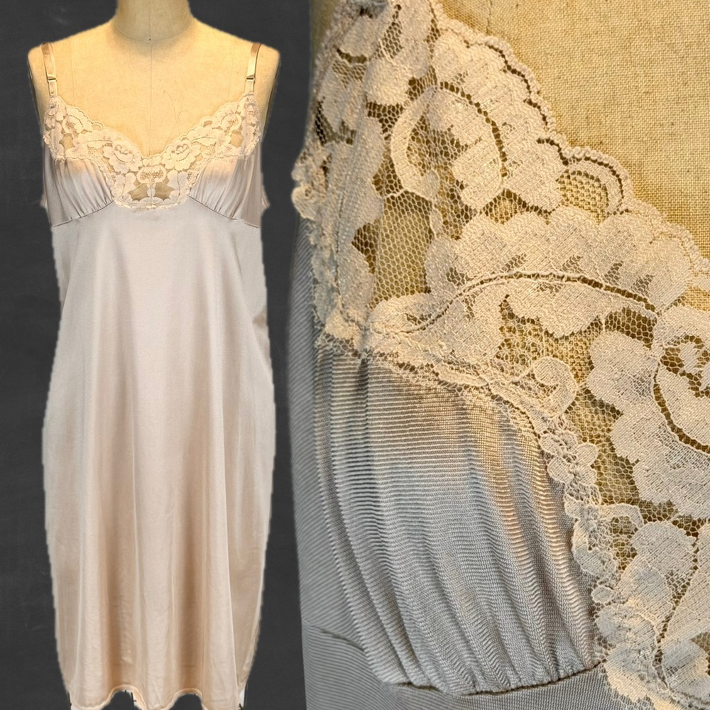 VINTAGE 90s Vassarette‎ silky nylon dress slip lace lingerie layer nightgown
